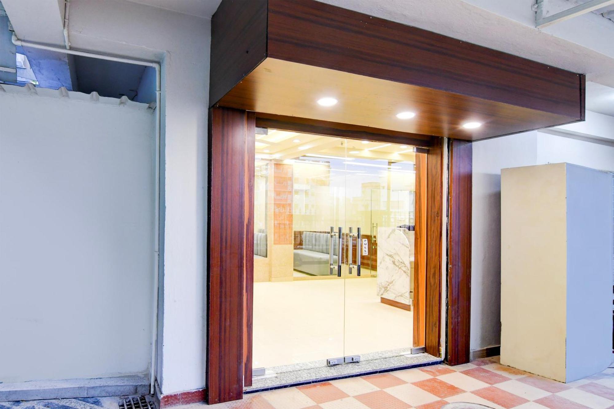 Super Townhouse Kaikhali Near Airport Kolkata Exterior photo