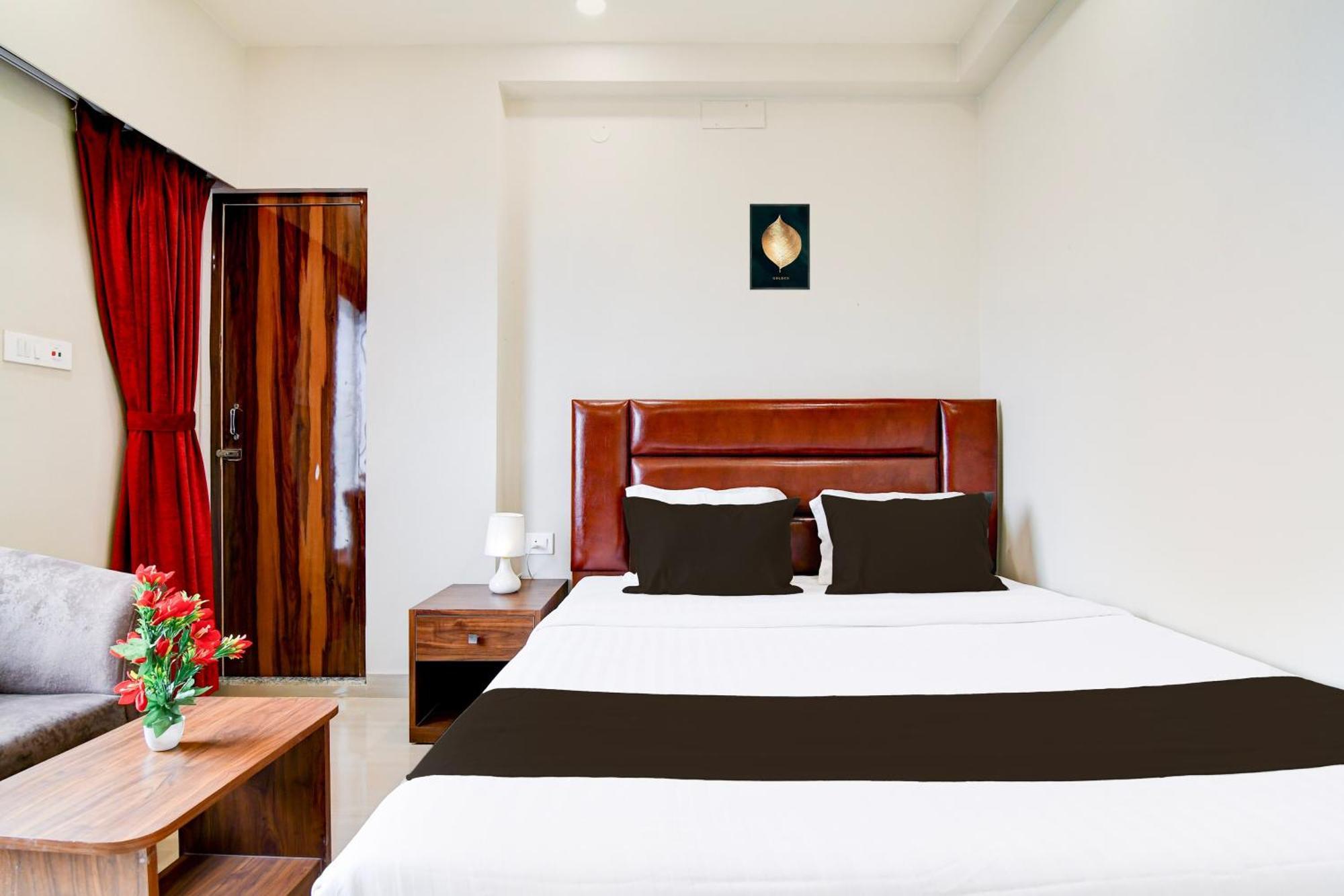 Super Townhouse Kaikhali Near Airport Kolkata Exterior photo
