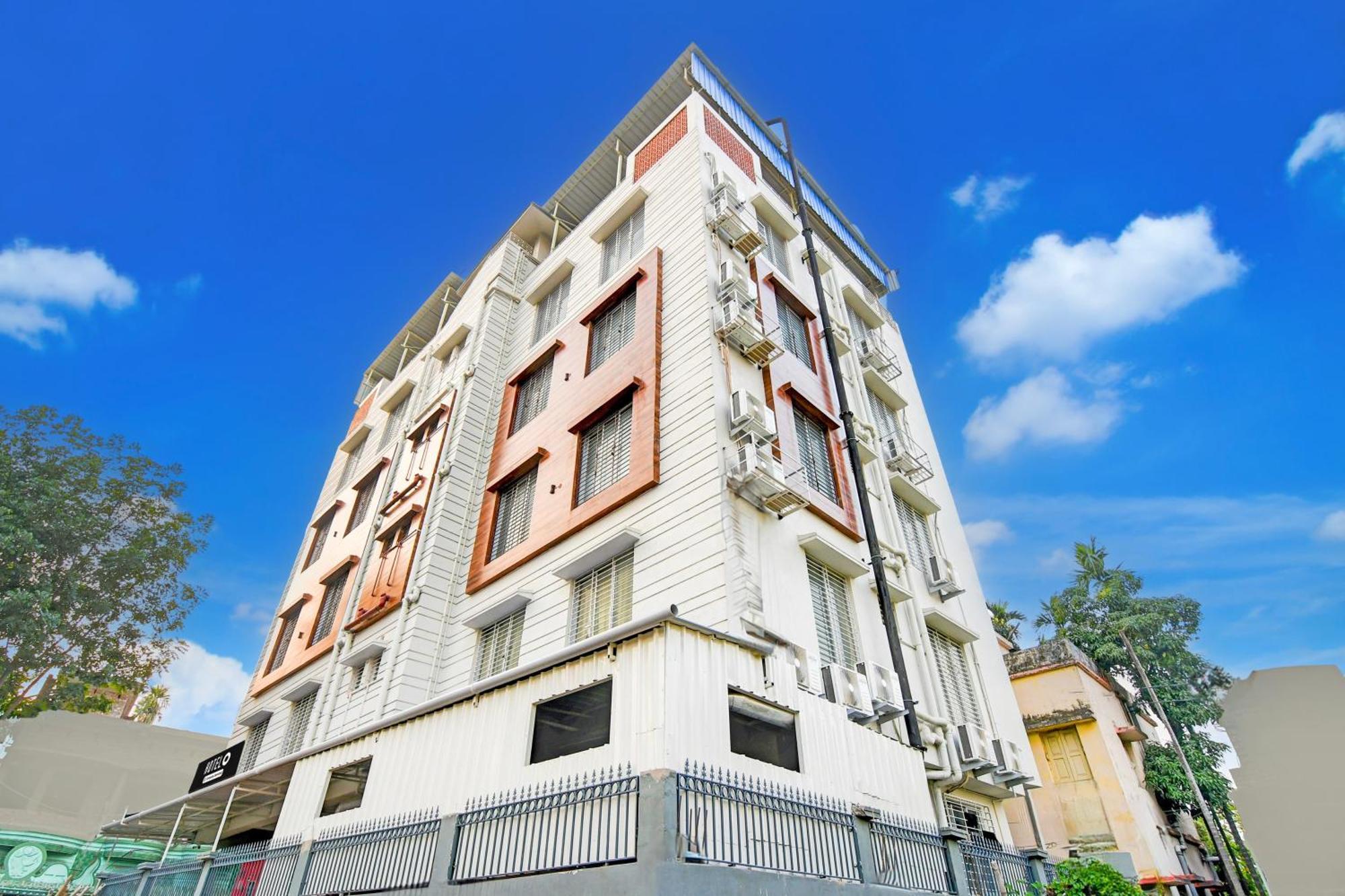 Super Townhouse Kaikhali Near Airport Kolkata Exterior photo