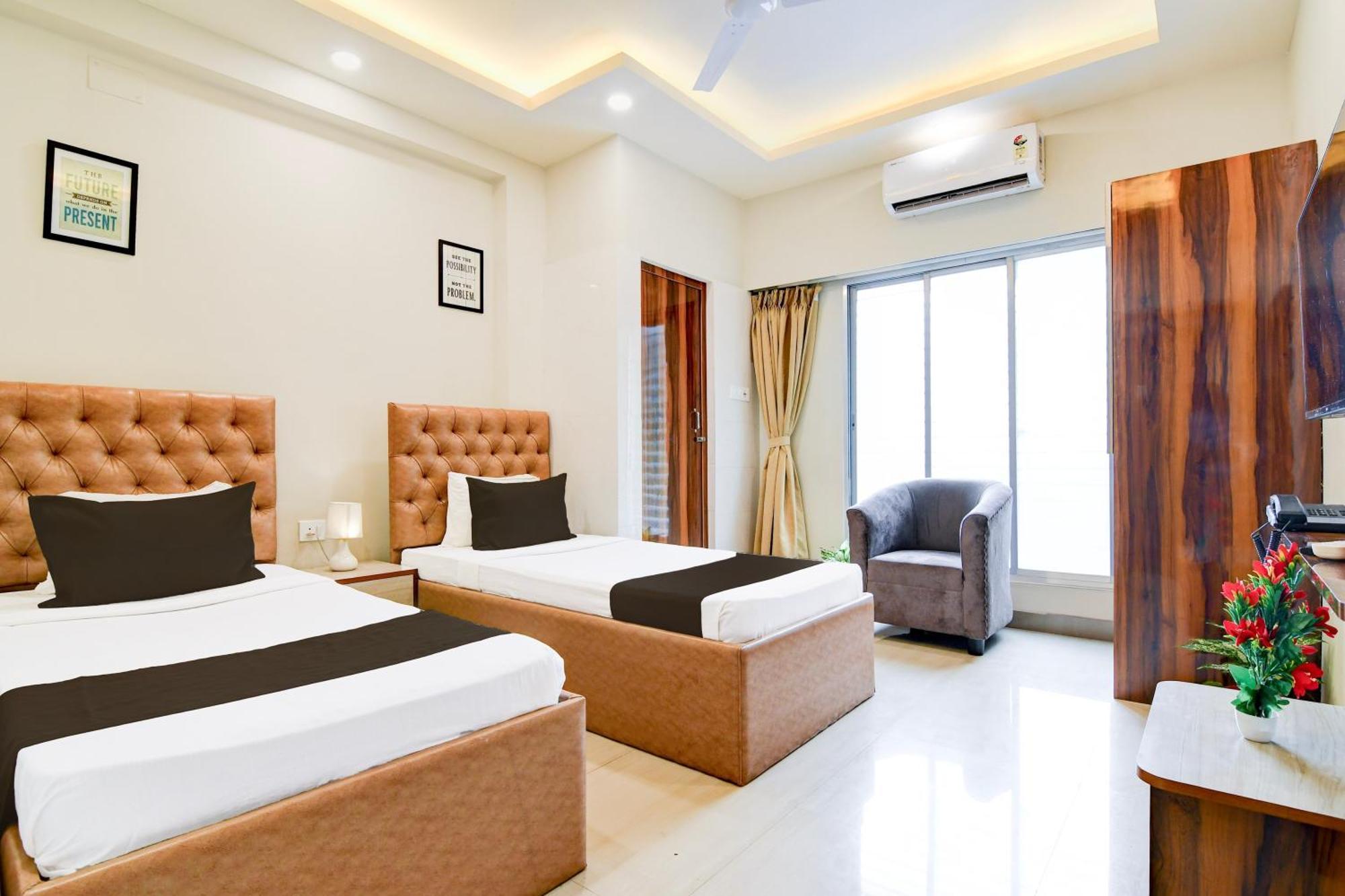 Super Townhouse Kaikhali Near Airport Kolkata Exterior photo