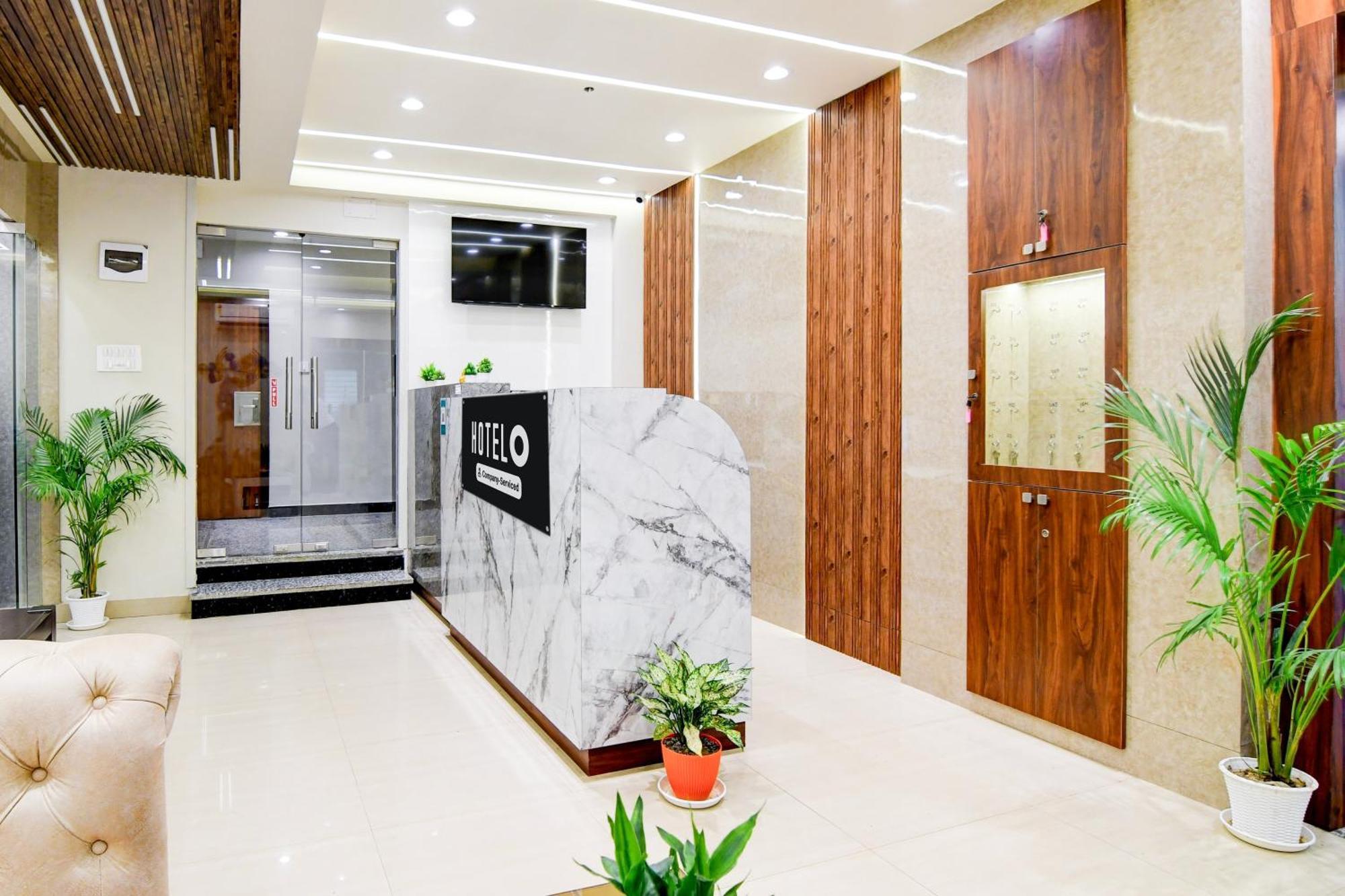 Super Townhouse Kaikhali Near Airport Kolkata Exterior photo