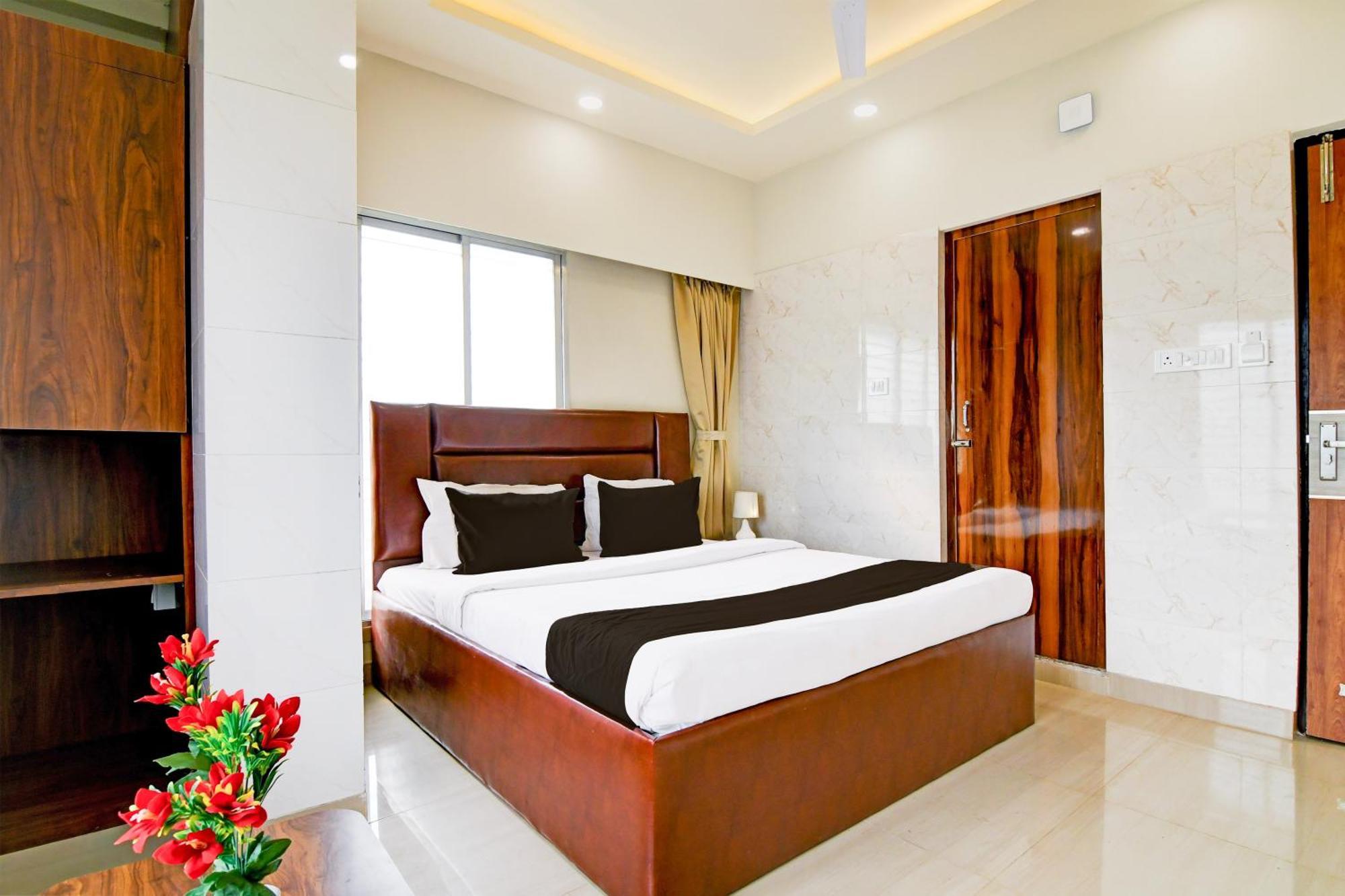 Super Townhouse Kaikhali Near Airport Kolkata Exterior photo